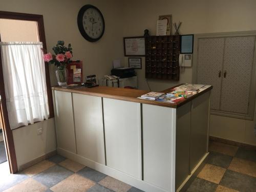 Imagen de los interiores del Hostal El Pinar. Foto 8