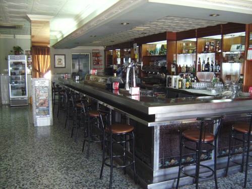 Imagen del bar/restaurante del Hostal El Poligono, Lucena. Foto 5