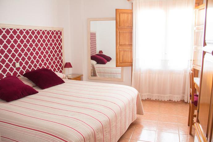 Imagen de la habitación del Hostal El Pozo, Chulilla. Foto 6