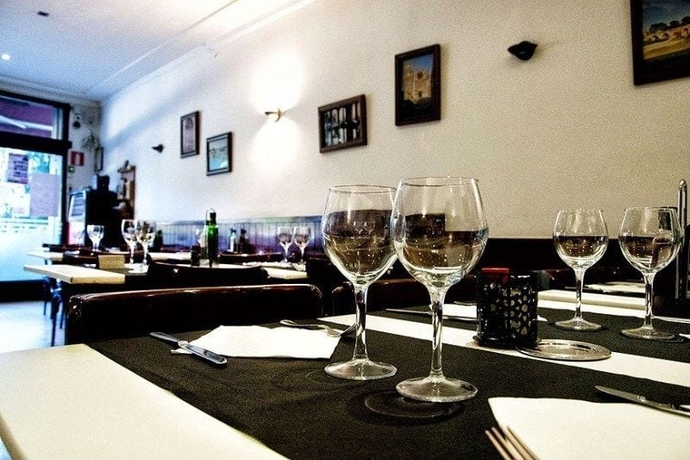 Imagen del bar/restaurante del Hostal El Racó De Castello. Foto 4