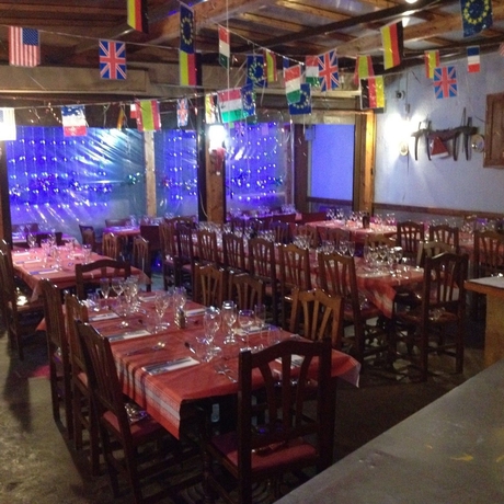 Imagen del bar/restaurante del Hostal El Racó De Castello. Foto 6