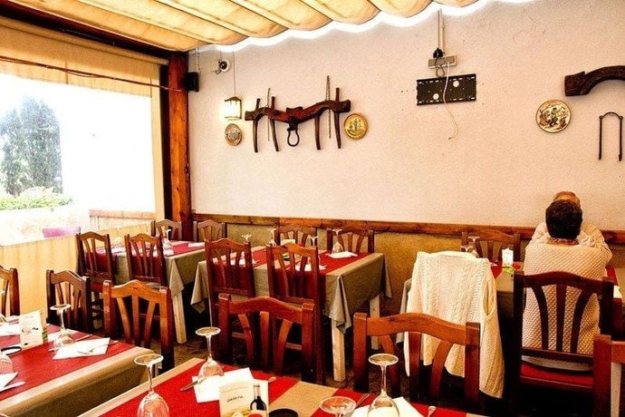 Imagen del bar/restaurante del Hostal El Racó De Castello. Foto 7