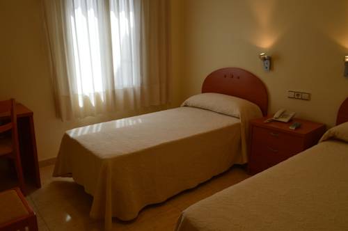 Imagen de la habitación del Hostal El Retiro, Almoradí. Foto 10