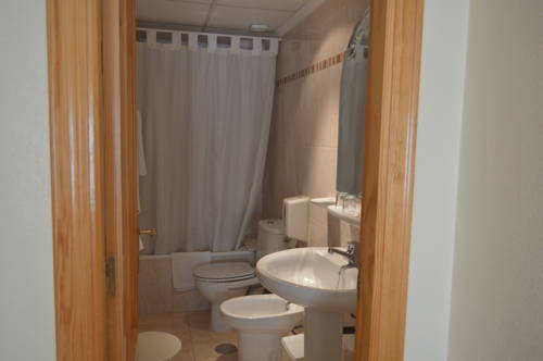 Imagen de la habitación del Hostal El Retiro, Almoradí. Foto 15