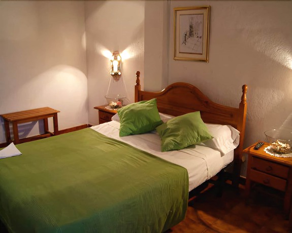 Imagen de la habitación del Hostal El Tío Mateo. Foto 8