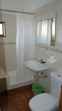 Imagen de la habitación del Hostal El Tío Mateo. Foto 12