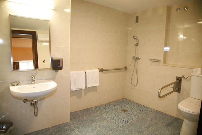 Imagen de la habitación del Hostal El Tozal. Foto 4