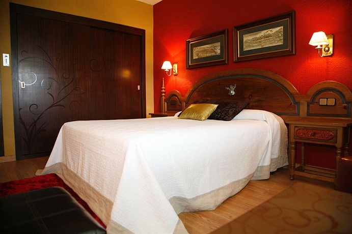 Imagen de la habitación del Hostal El Tozal. Foto 7