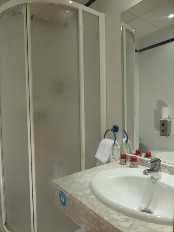 Imagen de la habitación del Hostal El Val. Foto 11