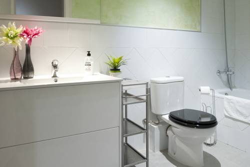 Imagen de la habitación del Hostal Ella Barcelona. Foto 4