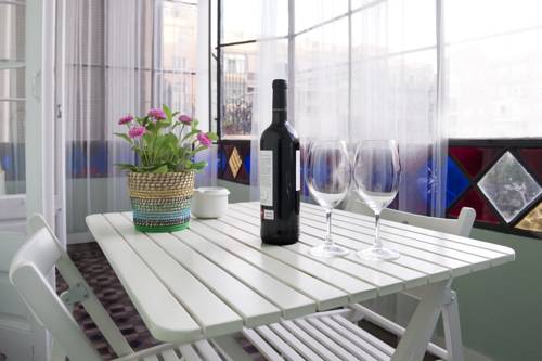 Imagen de la habitación del Hostal Ella Barcelona. Foto 8