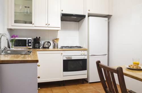 Imagen de la habitación del Hostal Ella Barcelona. Foto 15