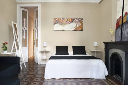 Imagen de la habitación del Hostal Ella Barcelona. Foto 16