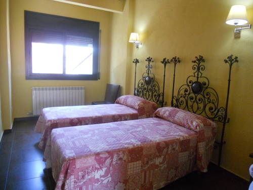 Imagen de la habitación del Hostal Els Canonges. Foto 4