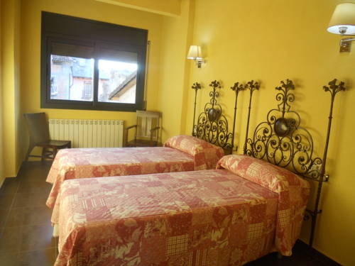 Imagen de la habitación del Hostal Els Canonges. Foto 5