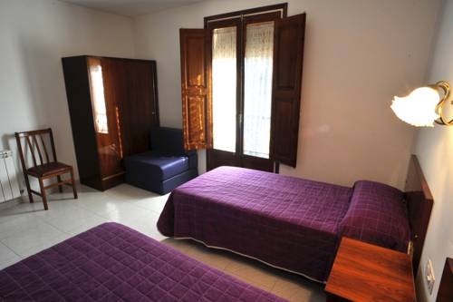 Imagen general del Hostal Elvira. Foto 1