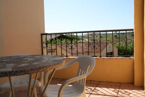 Imagen general del Hostal Elvira. Foto 9