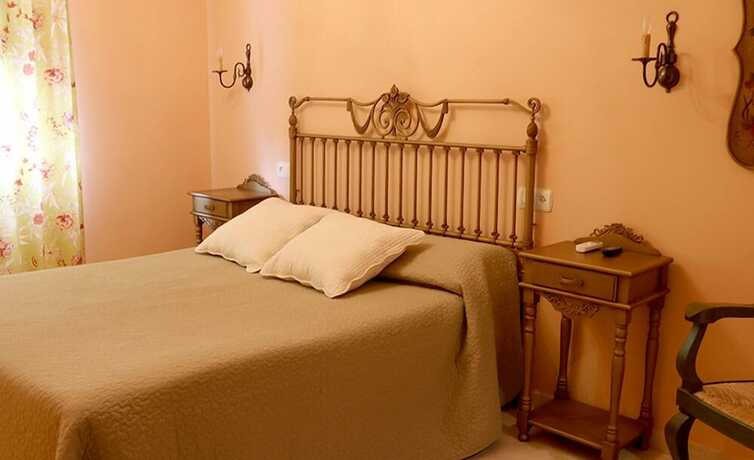 Imagen de la habitación del Hostal Emilia, Trujillo. Foto 19