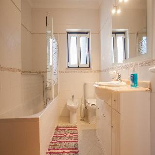 Imagen general del Hostal Ericeira Chill Hill 3 - Sea Food. Foto 31