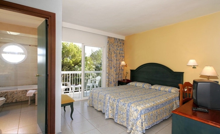 Imagen de la habitación del Hostal Es Pi 2, Platja Migjorn. Foto 8