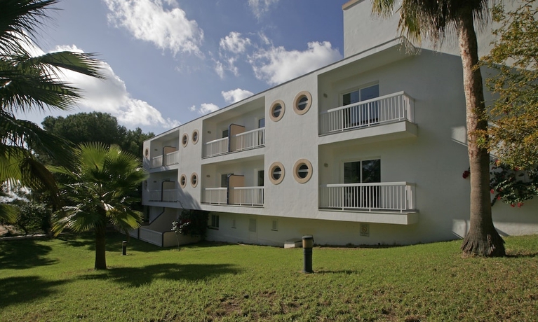 Imagen general del Hostal Es Pi 2, Platja Migjorn. Foto 1