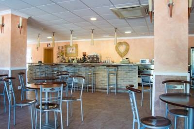 Imagen del bar/restaurante del Hostal Es Pi. Foto 2