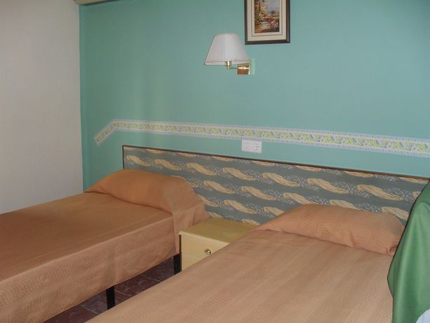 Imagen de la habitación del Hostal Escandinavia. Foto 6