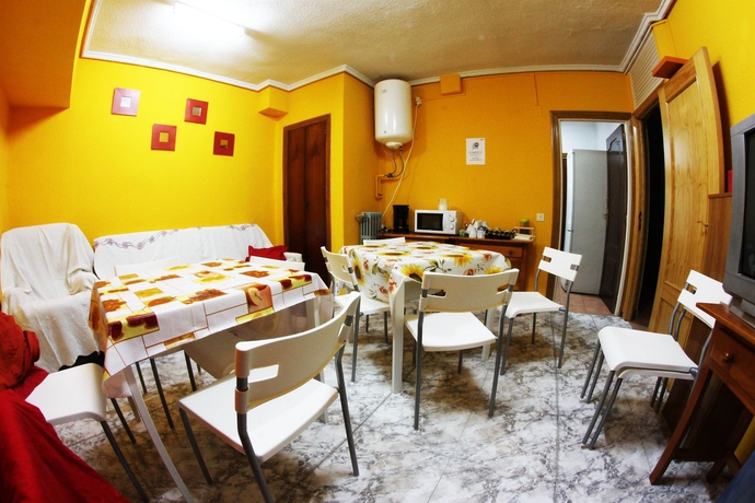 Imagen del bar/restaurante del Hostal Escapa-t. Foto 3