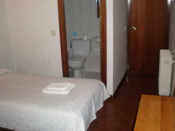 Imagen de la habitación del Hostal Esmeralda, Barrio de las Letras. Foto 3