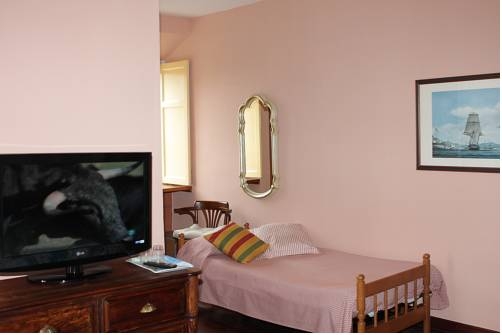 Imagen general del Hostal Esmeralda, Comillas. Foto 5