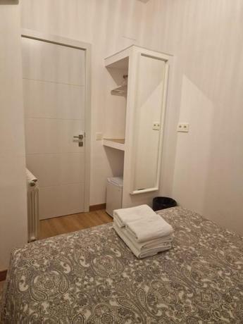 Imagen de la habitación del Hostal Esparteros. Foto 5