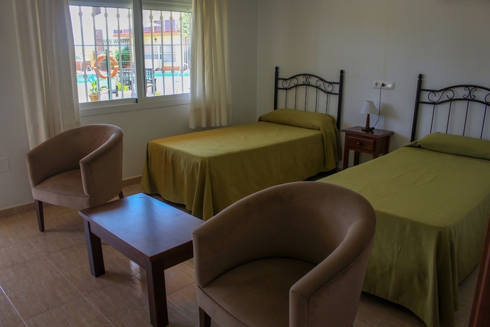 Imagen de la habitación del Hostal Esperanza, Benajarafe. Foto 6