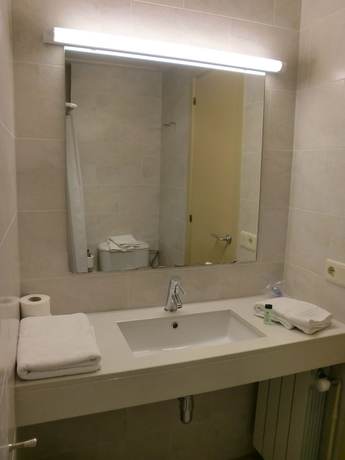 Imagen de la habitación del Hostal Esteba. Foto 9