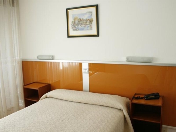 Imagen de la habitación del Hostal Estudante. Foto 2