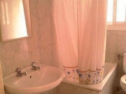 Imagen de la habitación del Hostal Europa, Las Ramblas. Foto 10