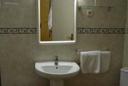 Imagen de la habitación del Hostal Europa, Las Ramblas. Foto 11