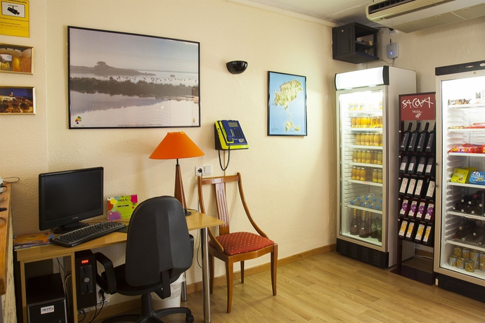 Imagen de los interiores del Hostal Europa Punico. Foto 14