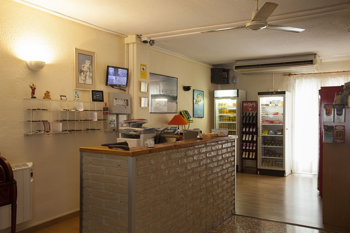 Imagen de los interiores del Hostal Europa Punico. Foto 15