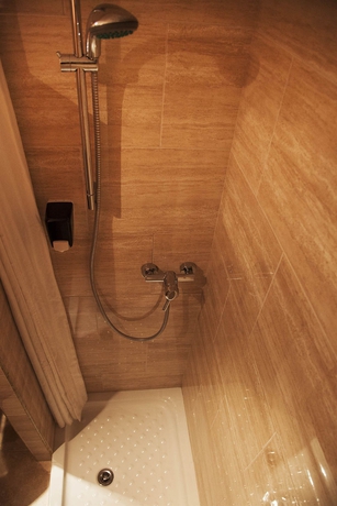 Imagen de la habitación del Hostal Europa Punico. Foto 7