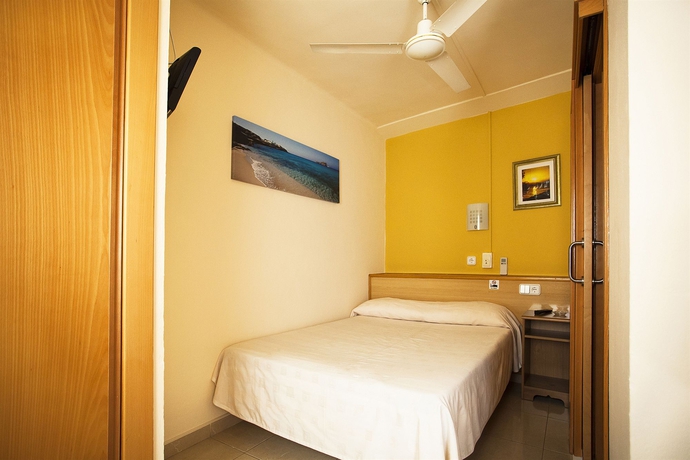 Imagen de la habitación del Hostal Europa Punico. Foto 8