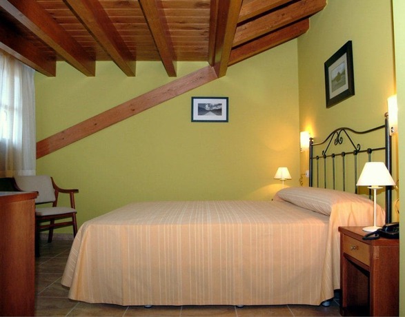 Imagen de la habitación del Hostal Europa, San Roque del Acebal. Foto 10