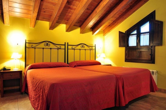 Imagen de la habitación del Hostal Europa, San Roque del Acebal. Foto 17