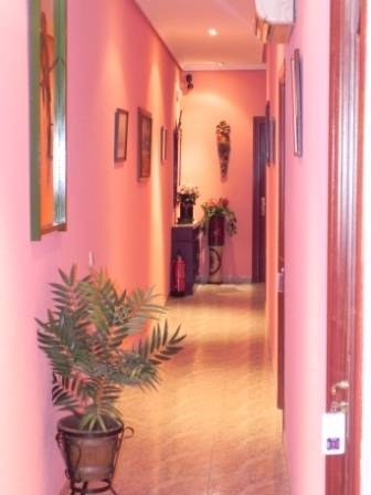 Imagen de los interiores del Hostal Evoke Madrid. Foto 15