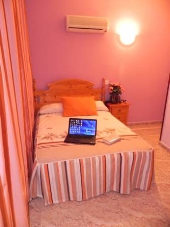 Imagen de la habitación del Hostal Evoke Madrid. Foto 11