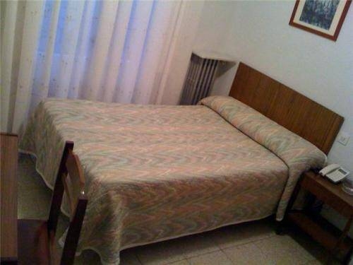 Imagen de la habitación del Hostal Excelsior, Gran Vía. Foto 8