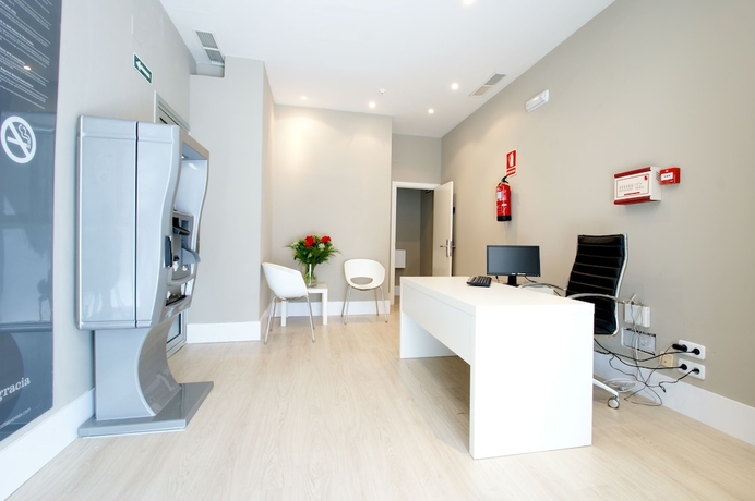 Imagen de los interiores del Hostal Express By Gaiarooms. Foto 18