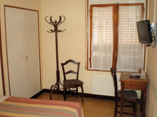 Imagen general del Hostal Fabrellas. Foto 6