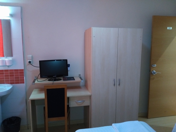 Imagen de la habitación del Hostal Falfes. Foto 4