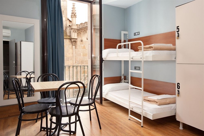 Imagen de la habitación del Hostal Fernando, Las Ramblas. Foto 4