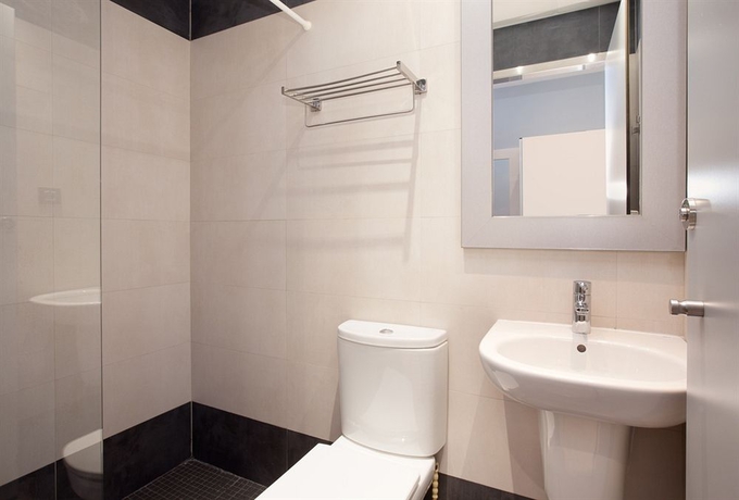 Imagen de la habitación del Hostal Fernando, Las Ramblas. Foto 5
